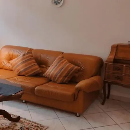 Orange *